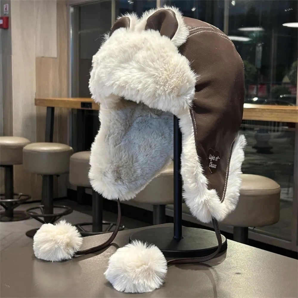 chapeu-de-inverno-quente-de-couro-sintetico-com-orelhas-de-urso-a-prova-de-vento-com-aba-para-as-orelhas-e-pompom-chapeu-ushanka-a-prova-de-frio-para-mulheres