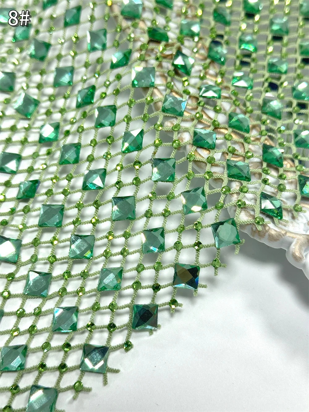 Meest populaire glanzende steen nieuwe mode-ontwerp stof handgemaakte stenen borduurwerk netto kant kralen voor dames bruiloft jurken