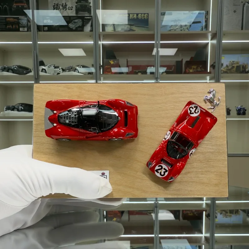 

DMH 1:64 330P4 set - exclusive custom Pininfarina car model, boys' festival gift toy, adult collection piece.