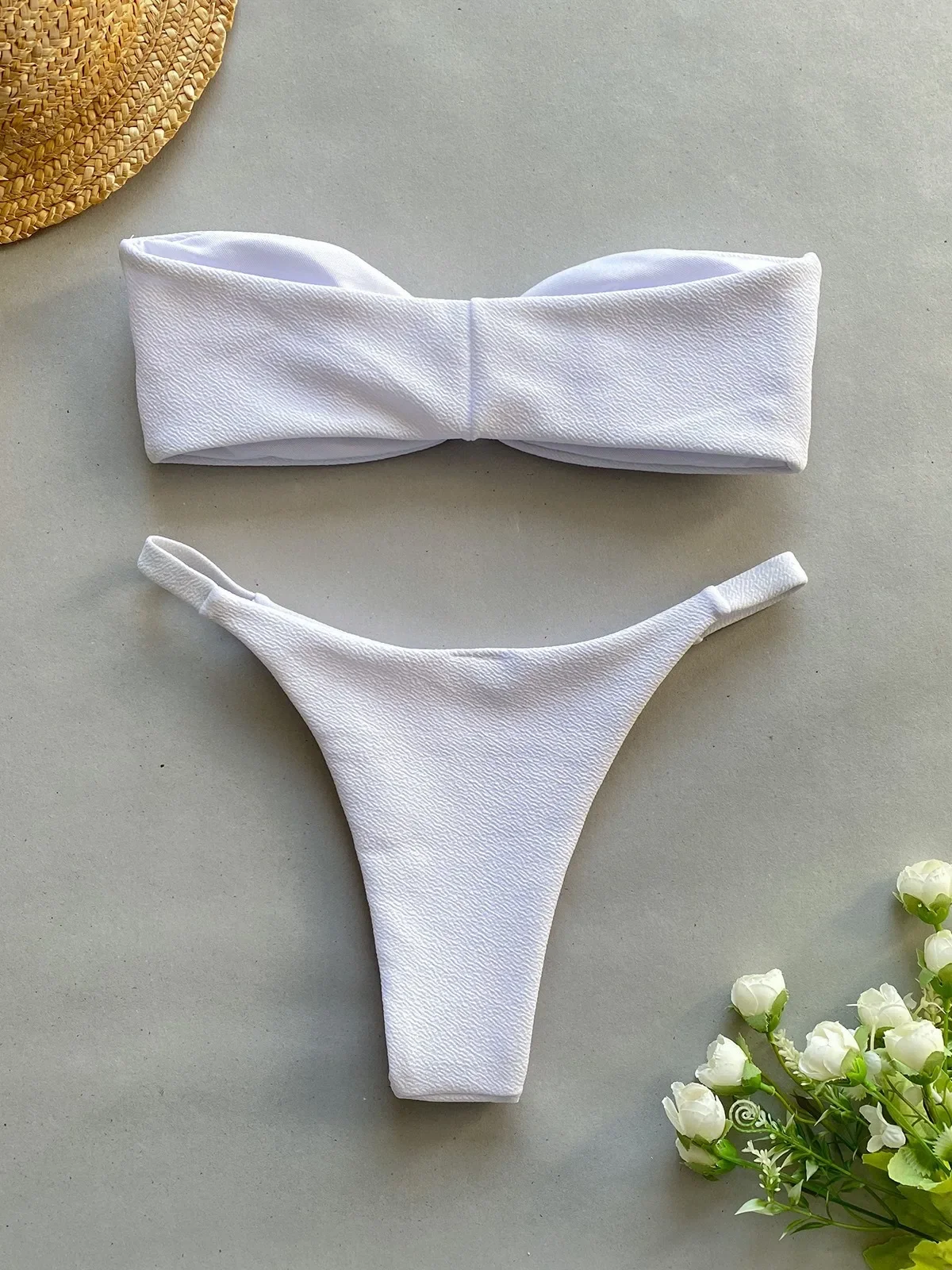 2024 nouveau Bandeau Bikini Sexy maillots de bain unis femmes Mini maillot de bain blanc maillot de bain ensembles de Bikini