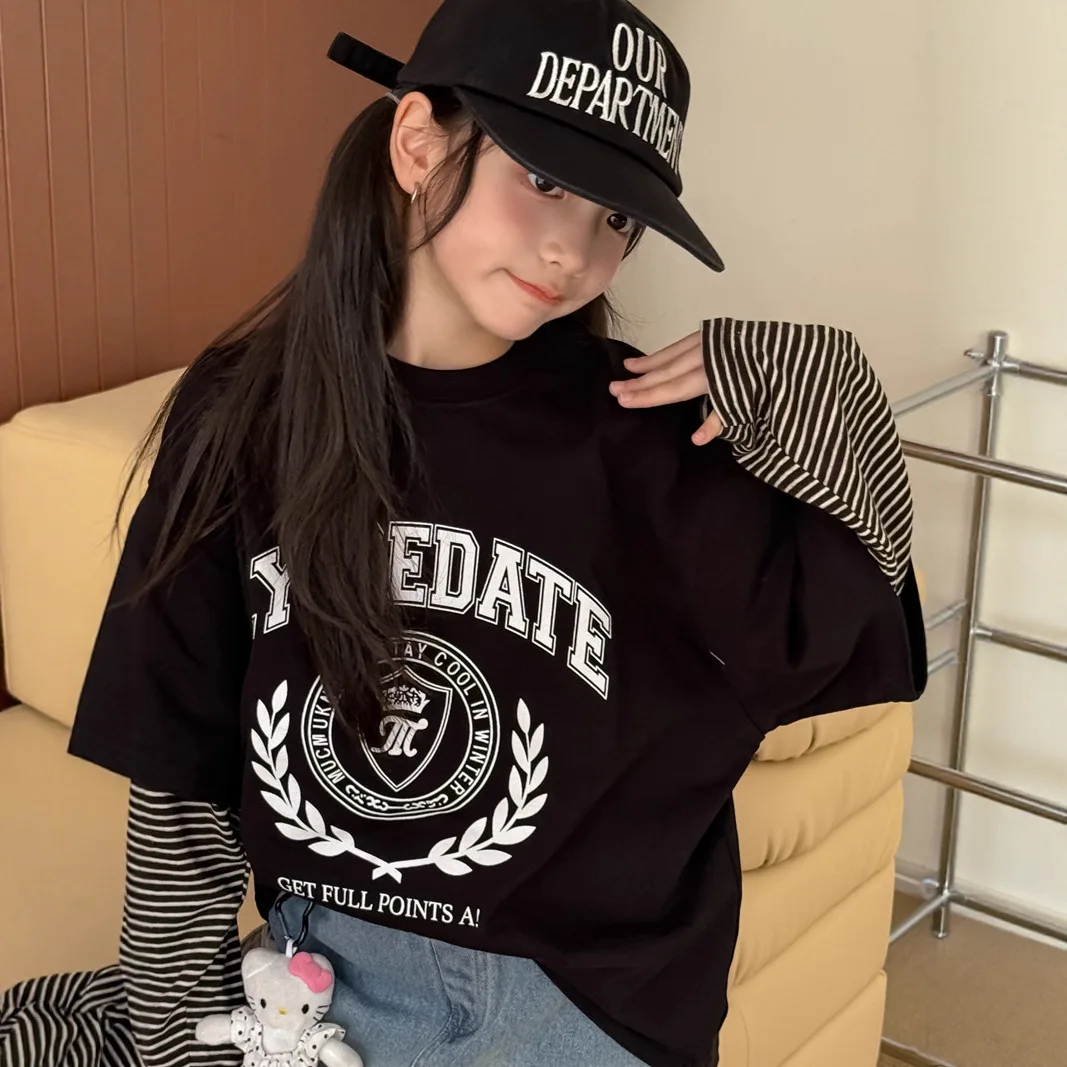 

Childrens Top Fake Two Piece T-shirt 2025 Autumn New Loose Oversized Long Sleeved Striped Contrasting Top Fashionable Daily Wear