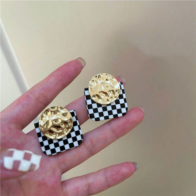 New Black White Dangle Earrings Heart Pendants Women Drop Earrings Geometric Statement Hanging Earrings pendientes mujer