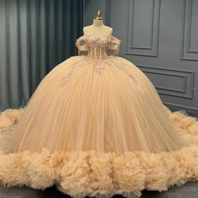 

Блестящие платья Quinceanera цвета шампанского с открытыми плечами, аппликация, кружево, бисер, многоуровневое тюлевое платье для вечеринки, дня рождения, сладкое платье 16, Vestidos 15