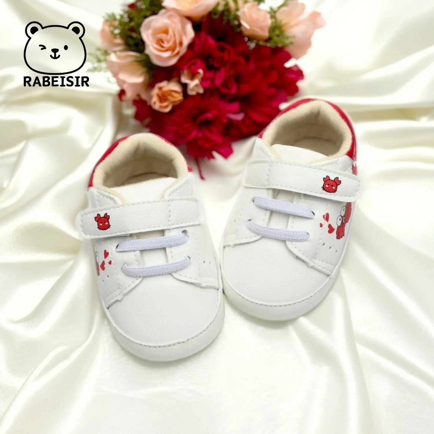 أحذية أطفال من الذكور والإناث أحذية رياضية بنعل ناعم قابلة للتنفس على طراز الرسوم المتحركة