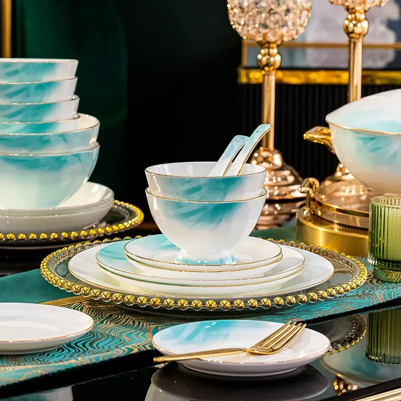 Jingdezhen Bone Porcelain หรูหราชุดอาหารเย็นชามจานครัวเรือนยุโรปสไตล์เซรามิคชุดอาหารค่ํา 72 ชิ้น