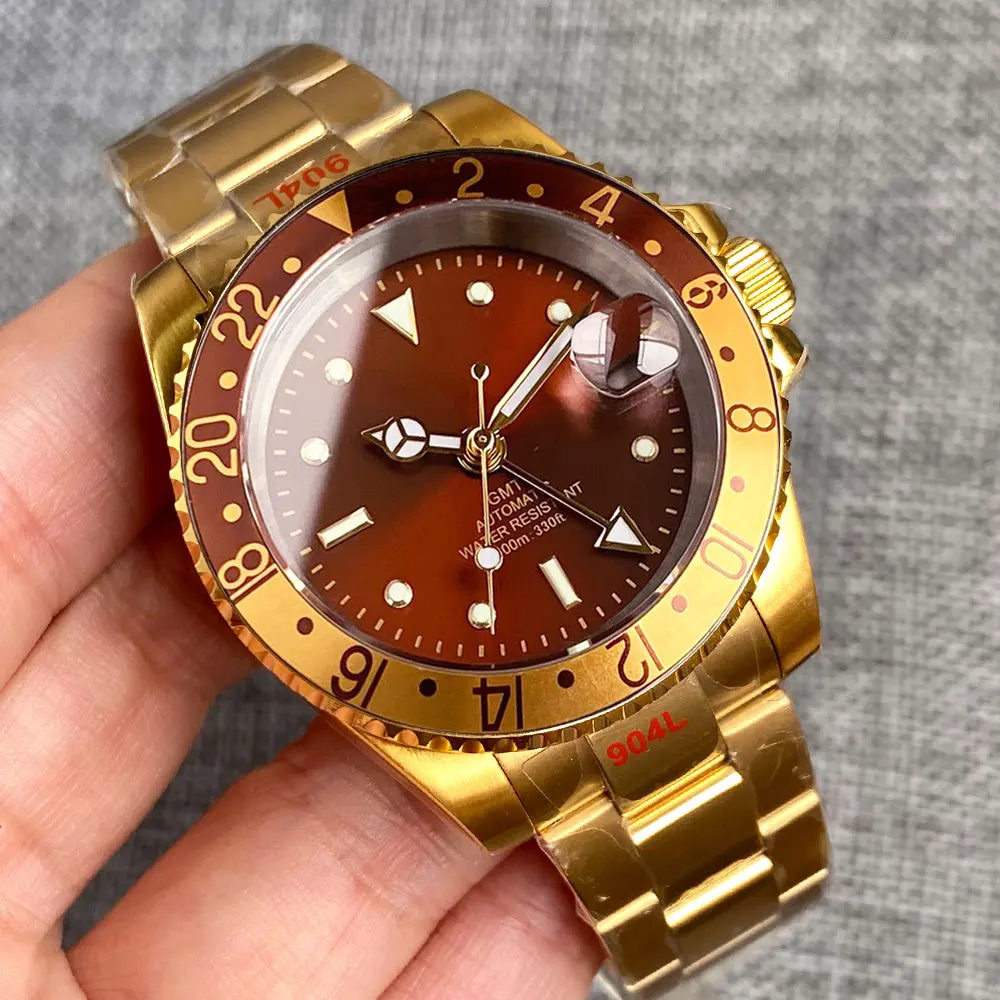 40mm NH34A Two Tone Gold Automatic GMT Watch for Men Sapphire Glass Brown Dial Lumious Marks Mechanical Watch 10ATM Waterproof