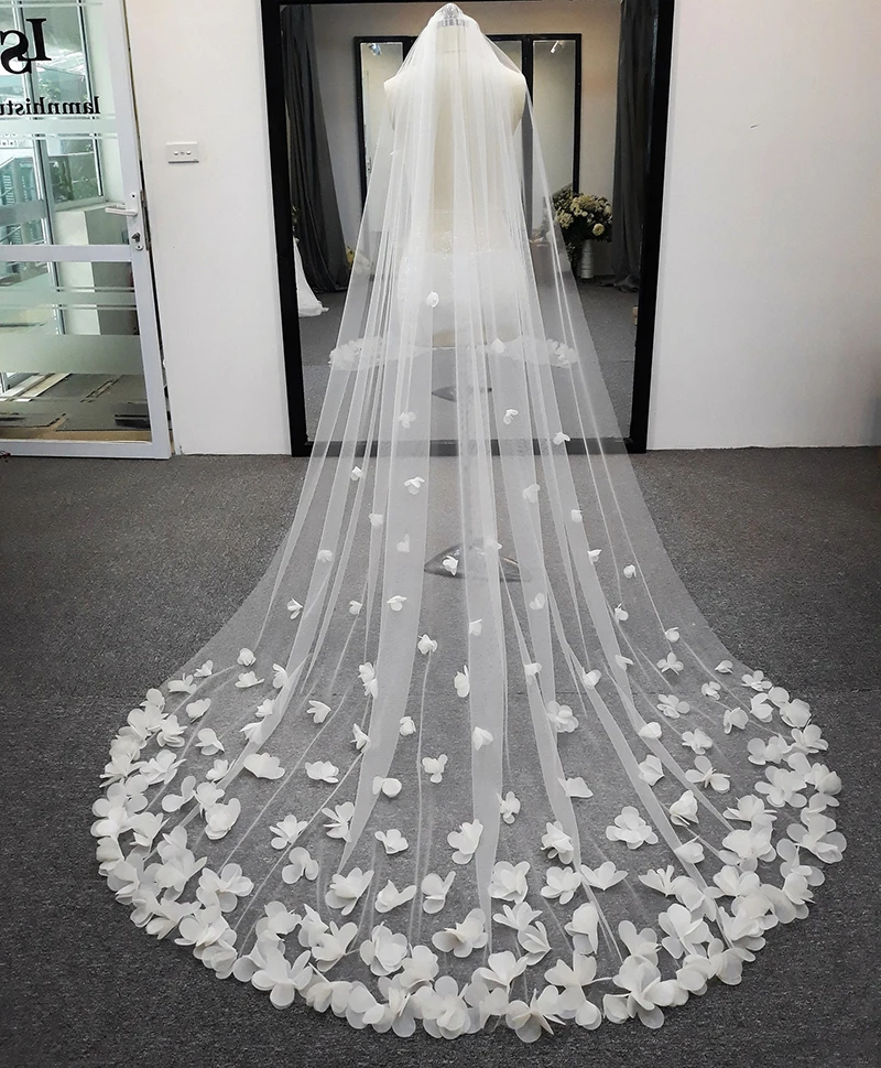 Voile de mariage long pour patients, fleurs 3D, dentelle florale, pétales luxueux blancs, mariée avec peigne, cathédrale