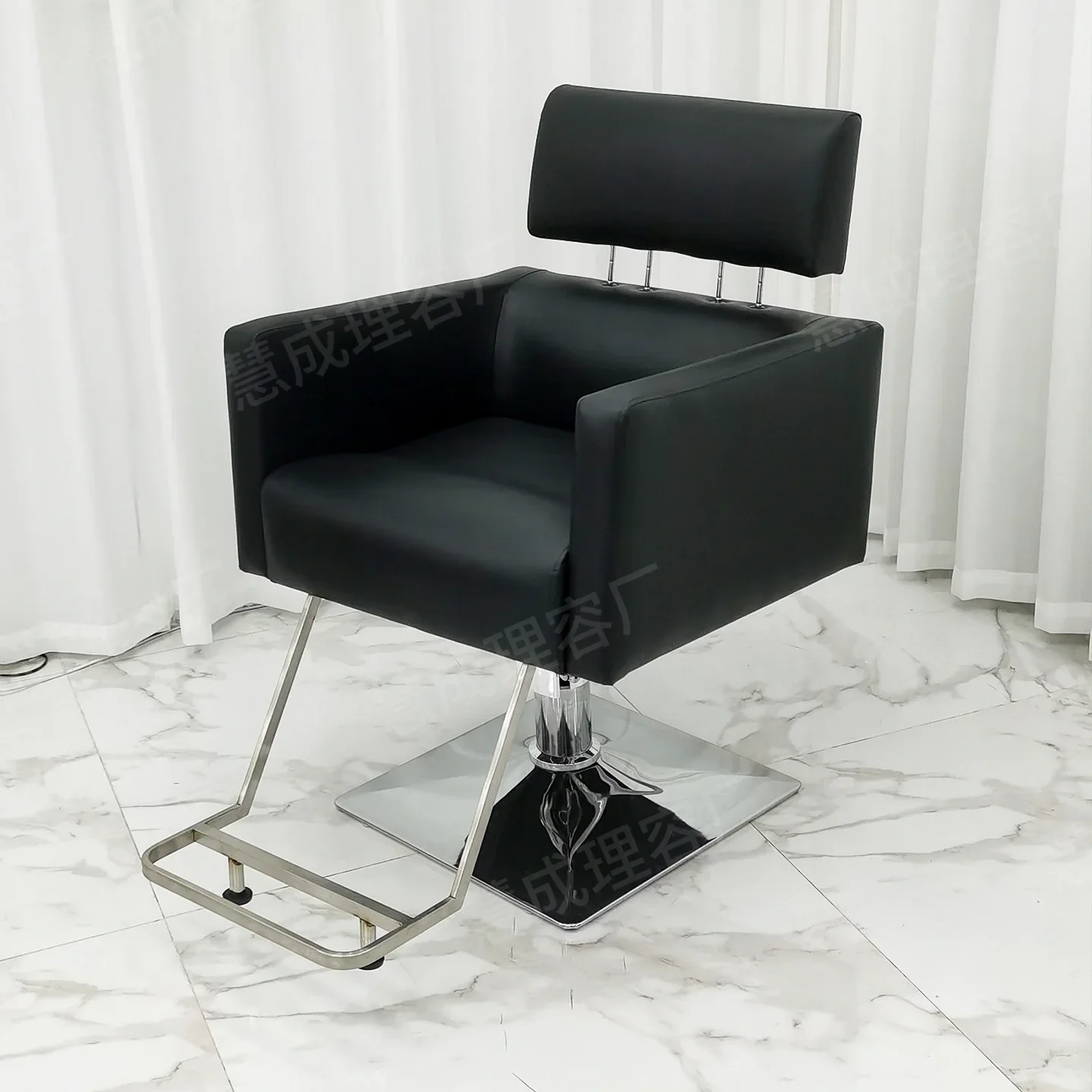 Modern simple barber shop hair cutting light luxury Internet celebrity hair chair can be placed in the chair