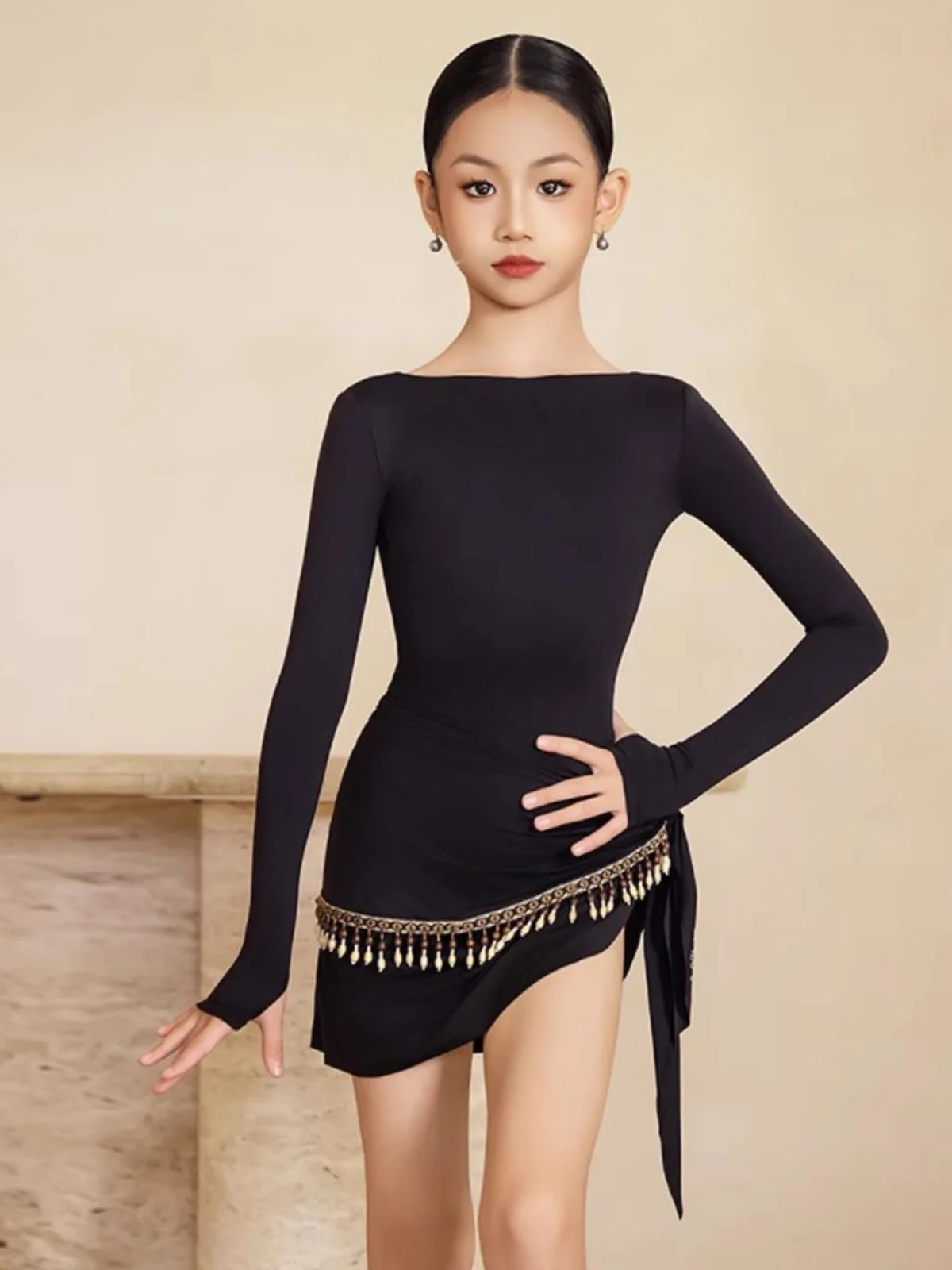 

Autumn and winter girls' Latin dance costume professional slimming practice advanced two-piece set with a large backless