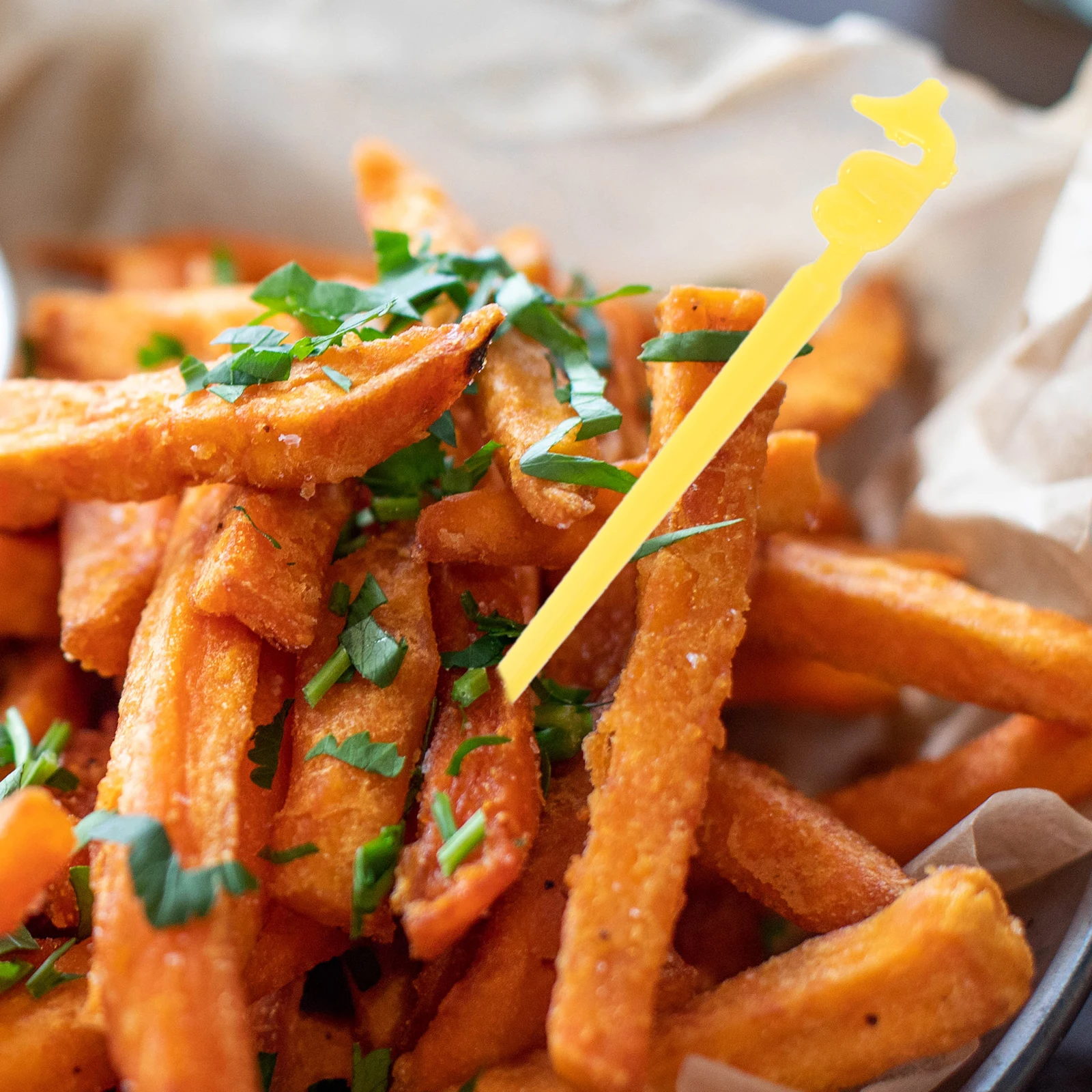 

40Pcs Adorable Fruit Picks Plastic Food Sticks for Party Cakes Appetizers Snacks Decorative Reusable Fruit Picks