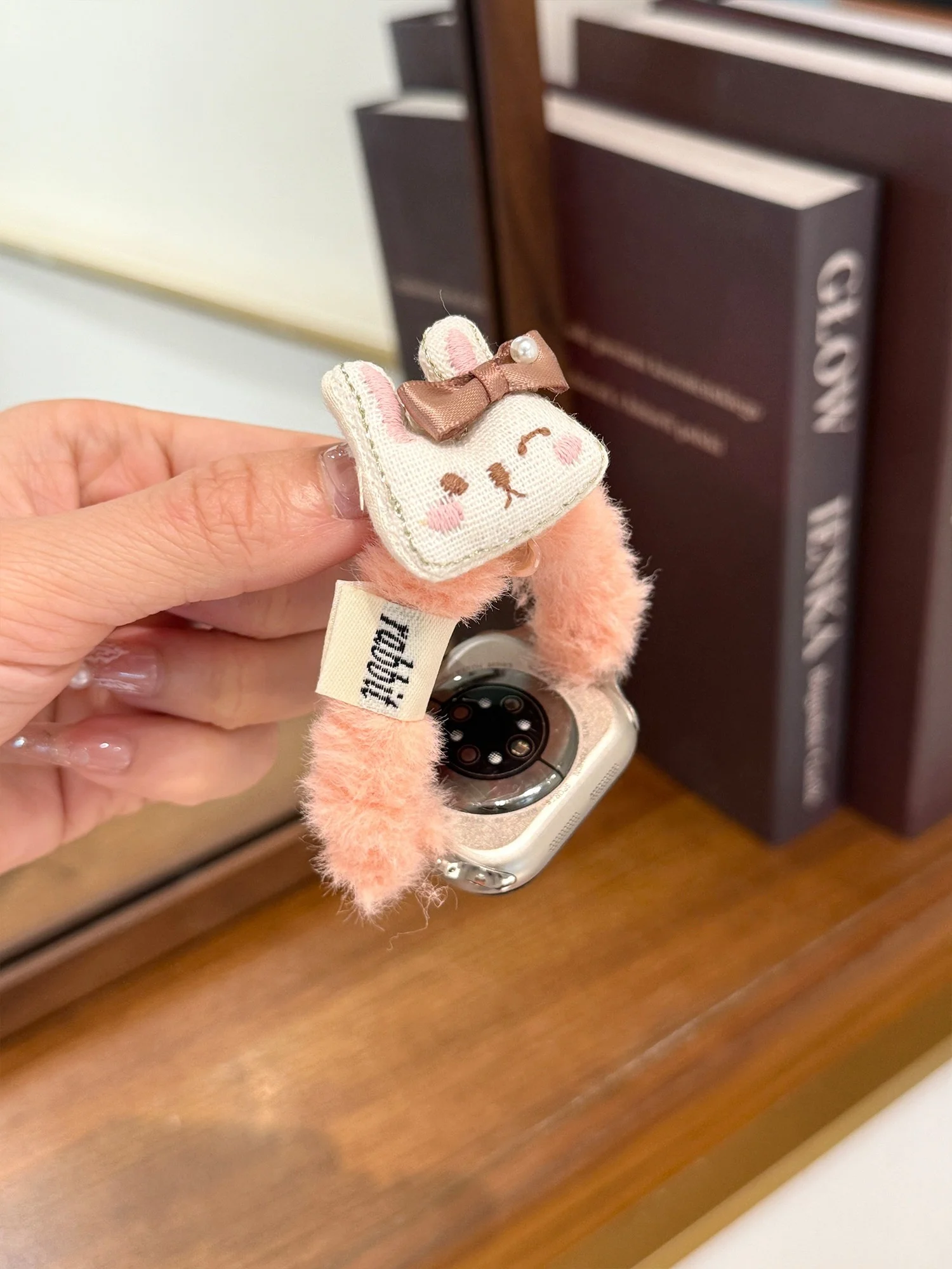 

Autumn and Winter Plush Rabbit Compatible iWatch Strap 38mm 40mm 41mm 42mm 44mm 45mm 49mm Fashion Strap