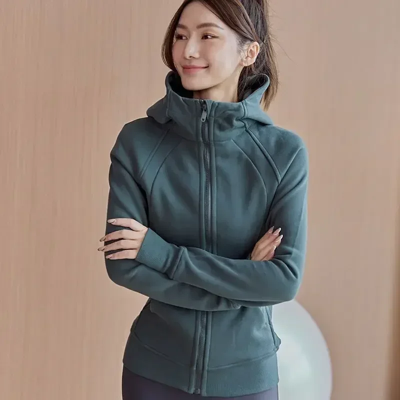 Winter New Plush Thicken Running Jacket Women Warm Tight Fitness Yoga Coat Zipper Hooded Design Sense Gym Workout Clothes