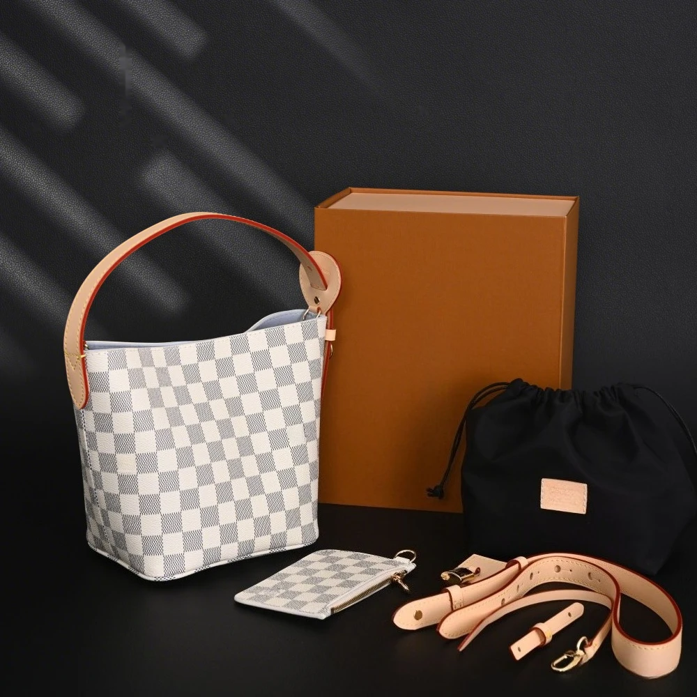 

Light Beige Checkered Bucket Bag with Leather Strap, Minimalist Style Shoulder Bag, Daily Commuter Purse