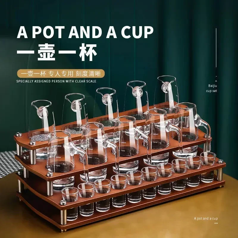 One bite, one wooden eagle beak design Baijiu wine dispenser, national style