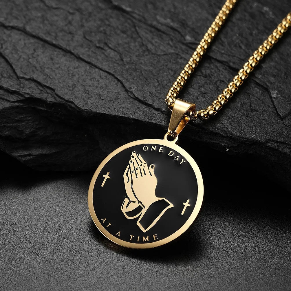 Retro Men Praying Hands Medal Pendant Necklace Simple Stainless Steel Necklace Fashion Outfit Casual Jewelry Accessories