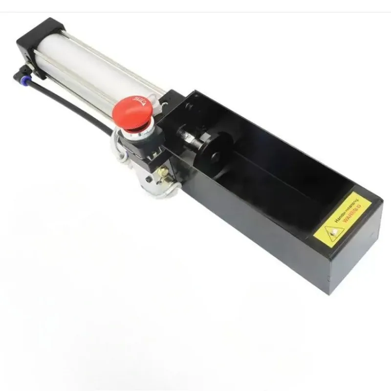 Pneumatic Aluminum Can Compactor 16 Ounce Can Compactor Three-dimensional Can Beverage Bottle Crushing and Flattening Device.