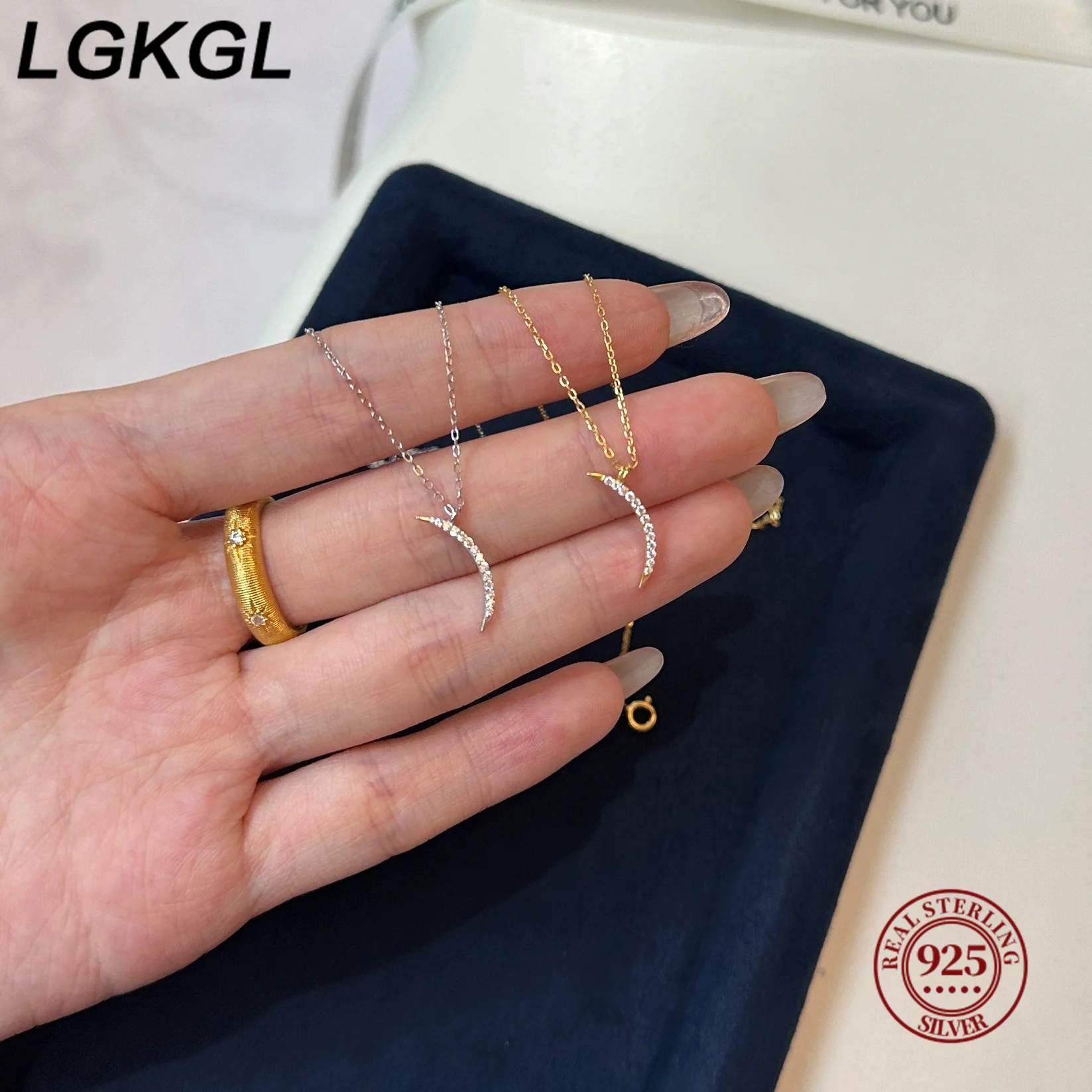 

LGKGL S925 Sterling Silver Moon Necklace with Micro-Paved Zirconia Gentle Elegant Curved Crescent Moon Pendant Sweet Clavicle Ch