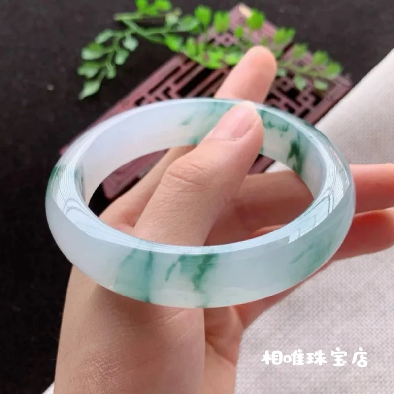 , -type, with milk- patterns, a jade bracelet for women, featuring an ice-like texture, a round design, and