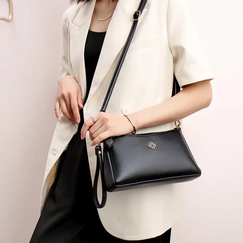 여성 숄더 가방 크로스 바디 패션 메신저 가방 캐주얼 작은 여성 2025 새로운 한국어 중년 어머니 부드러운 가죽
