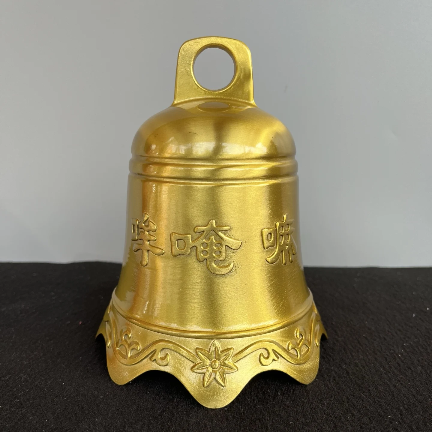 Brass Six character mantra Buddha Bell Hang the bell wind chime Study Amass wealth Ornaments Town house