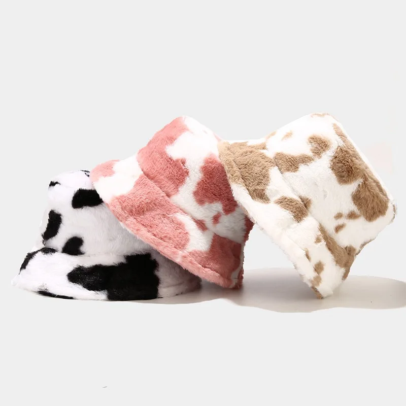 Ladies Cute Cow Pattern Plush Bucket Hat Cozy Faux‑Fur Wide Brim Fisherman Cap Warm Headpiece for Dating Gathering Cold‑weather
