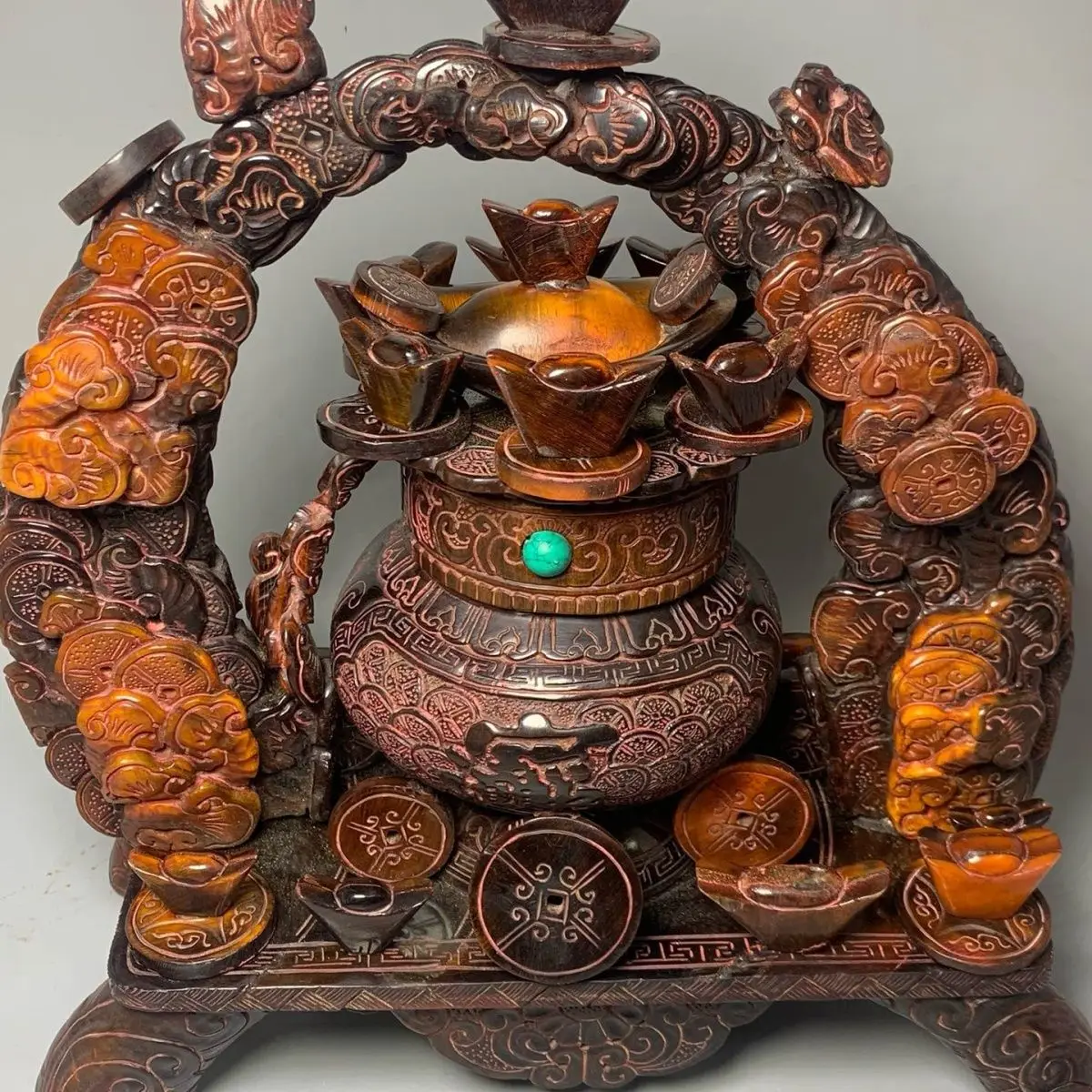 Old collection treasures pure hand-carved old horn ornament Lucky Nafu pure hand-carved