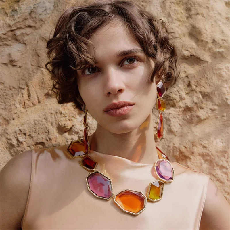 

Personalized Exaggerated Geometric Shaped Resin Colored Necklace For Women Unisex Fashionable Alloy Chain Necklace Jewelry Gifts