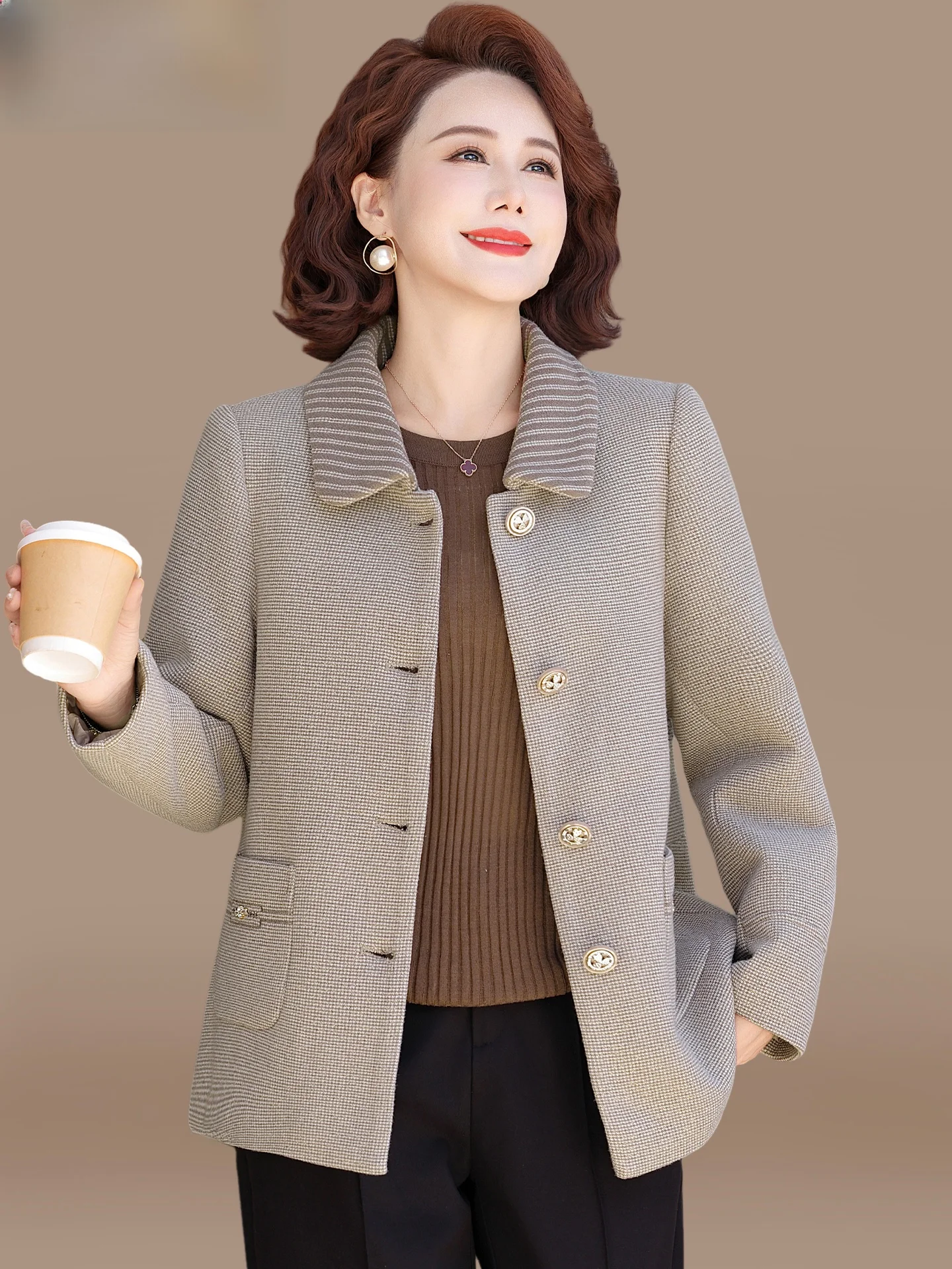 

Модная осенняя верхняя одежда для женщин среднего возраста: короткое пальто из мягкого полиэфирного волокна в корейском стиле от бренда Sli Jaet