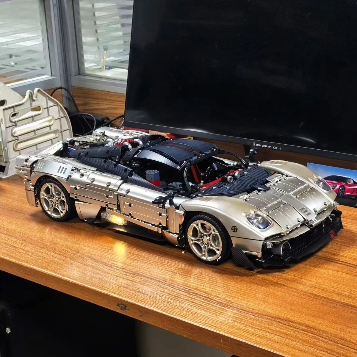 

1:8 Technical Series Utopia Sports Car Building Block City Mechanical Speed Racing Vehicle Model Bricks Toys For Adult Gift MOC