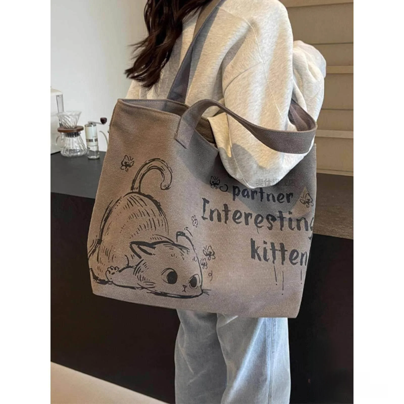 

Casual Large Capacity Canvas Tote Bag Women's 2025 New Fashion Outdoor Handbag Shopping Bag Commuting Single Shoulder Bag