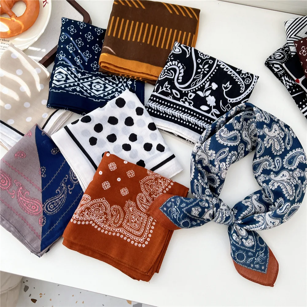 Soft Vintage Velvet Paisley Square Scarf for Women Retro Neckerchief Headband Hair Tie Daily Fashion Accessory Classic Versatile