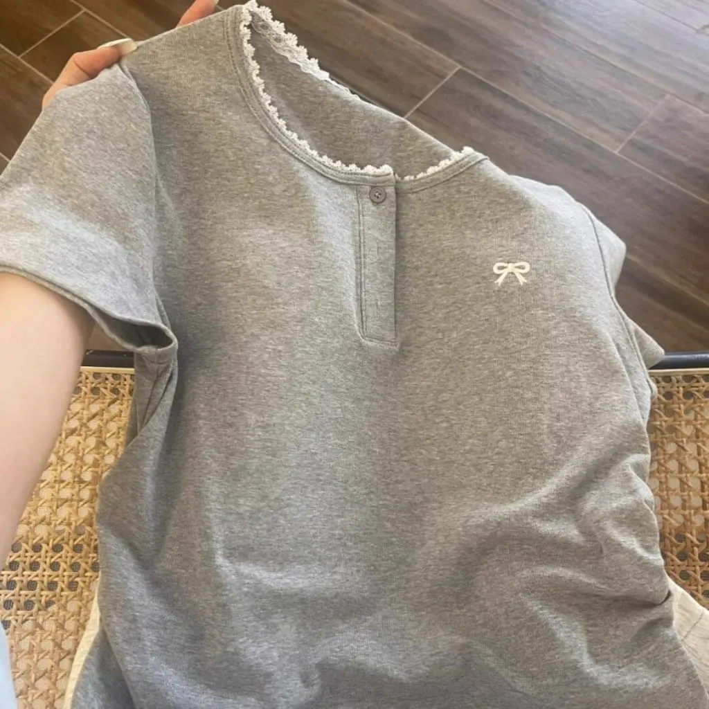 

Cotton Lace Edge Bow Button Shoulder Short-Sleeved Slim Fit Pleated Waist Slimming Base Shirt Trendy Summer Top for Women