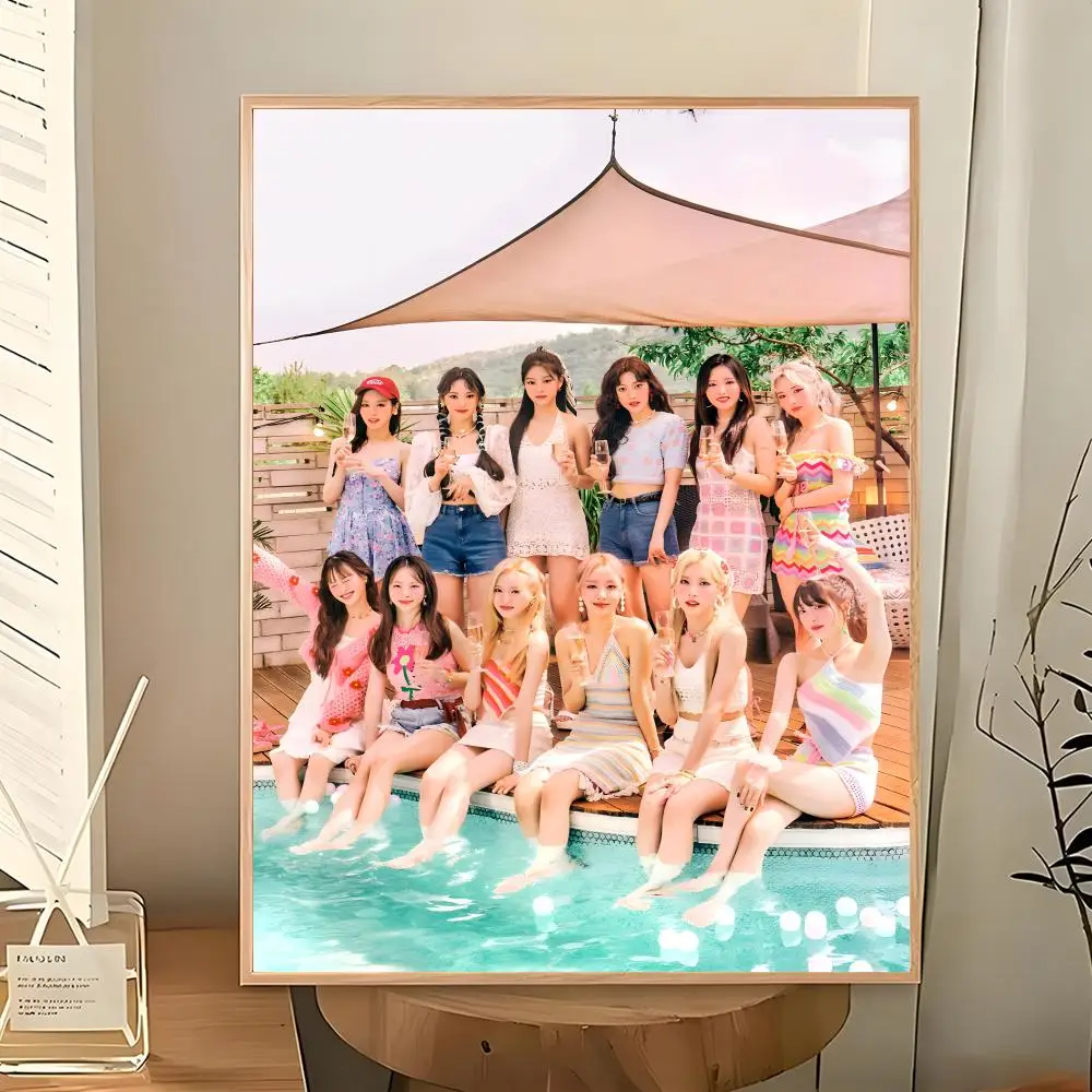 Kpop Girl Group LOONA Poster Wall Art Painting for Living Room Home Decoration and Holiday Gifts