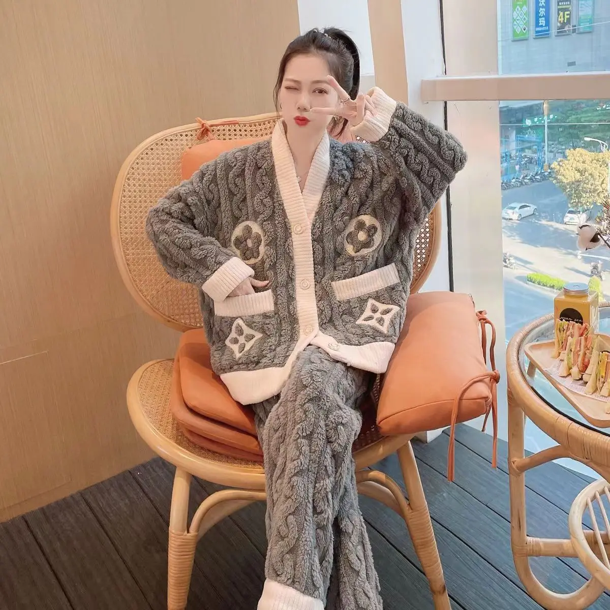 

Mother Postpartum Pajamas Set Women Autumn Winter Pregnant Women Flannel Nursing Pijamas Thickened Plush Breastfeeding Homewear