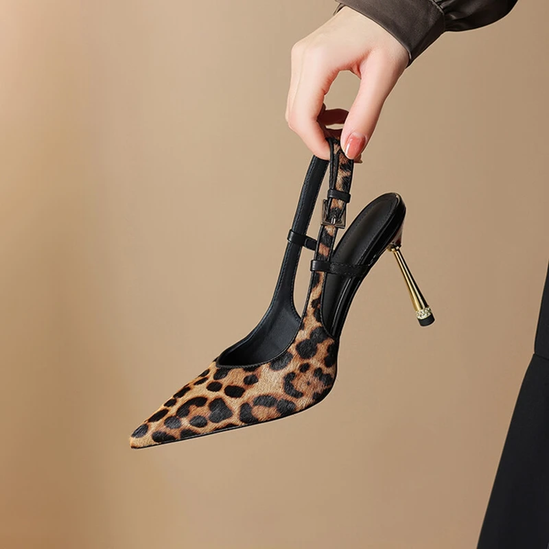 Nuovi sandali da donna estivi scarpe in crine di cavallo per le donne scarpe con tacco sottile a punta sandali eleganti con stampa leopardata