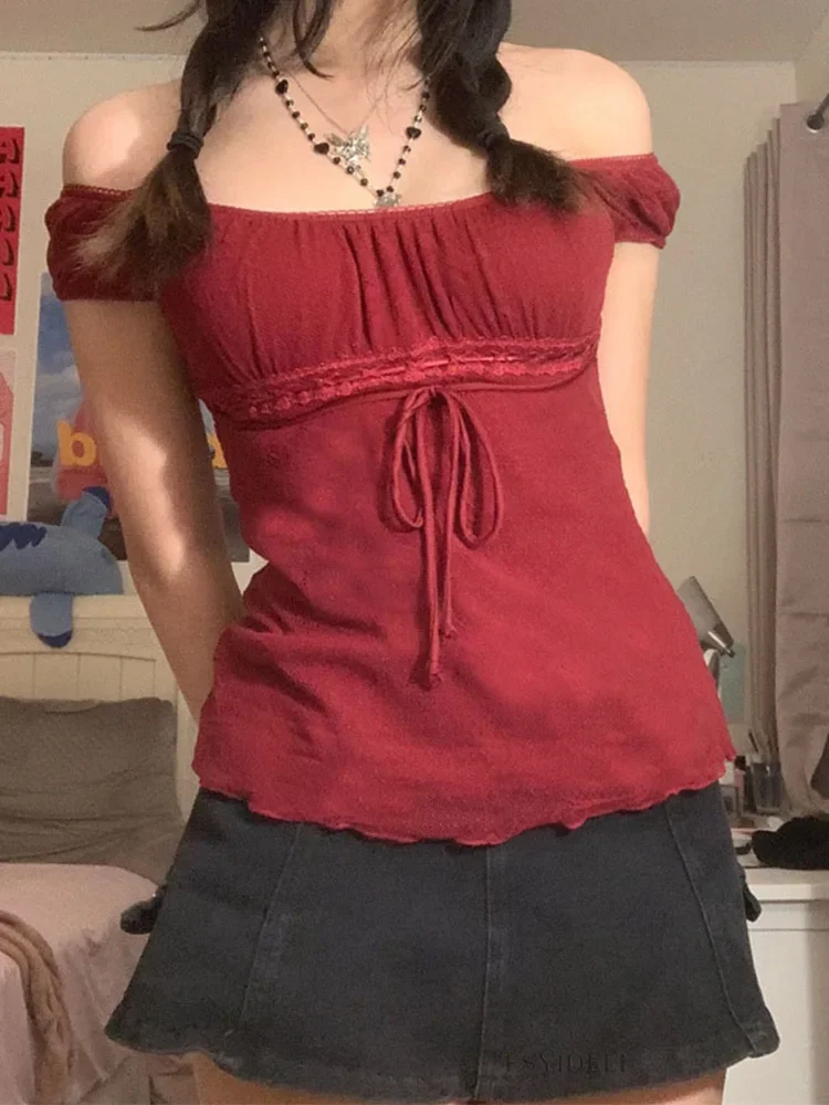 

Эстетика 2000-х: Нежные кружевные топы, женские футболки с открытыми плечами и завязками, корейская мода, женские футболки в стиле фейри-гранж, уличная одежда