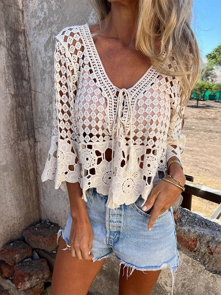Blusa Feminina Sexy de Tricô Vazado com Decote em V, Estilo Boho Solto com Amarrações, Manga Flare, Ideal para Primavera, Verão e Férias, Estilo Casual, Top de Biquíni