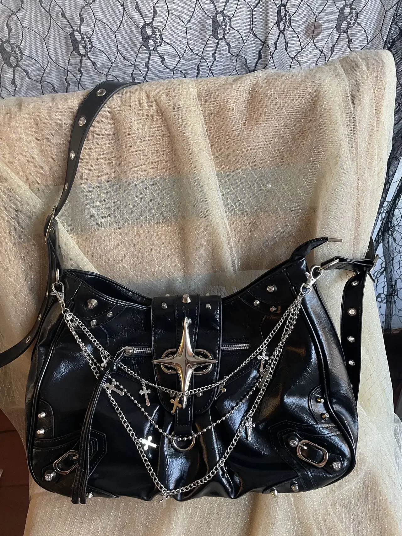 Grunge Alt Handbag for Women Y2K Gothic Star Chain Shoulder Bag Black Faux Leather Punk Hobo Bag Spiked Rivet Crossbody Bag