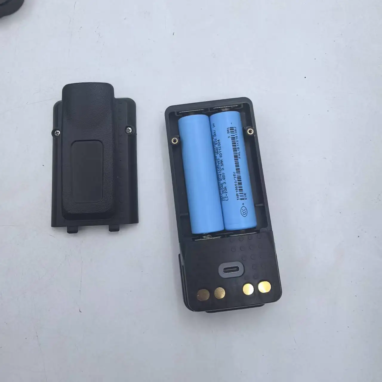 PMNN4544 PMNN4543 Vano Batteria AXP1000 per Walkie Talkie Motorola Compatibile con APX900 APX2000 AXP4000 PMNN4491