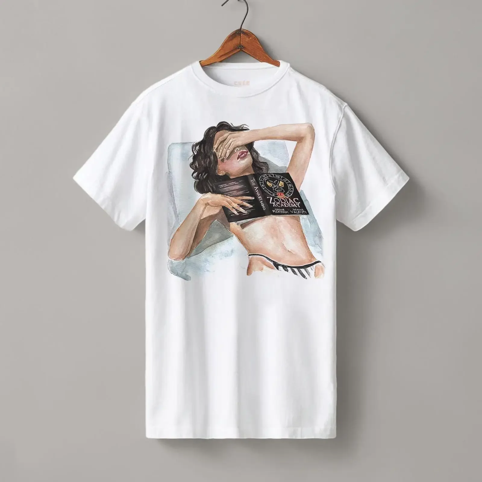T-shirt épais Zodiac Academy The Awakening coupe boyfriend, options de motifs cheveux et peau, style vintage délavé, streetwear doux légèrement vieilli