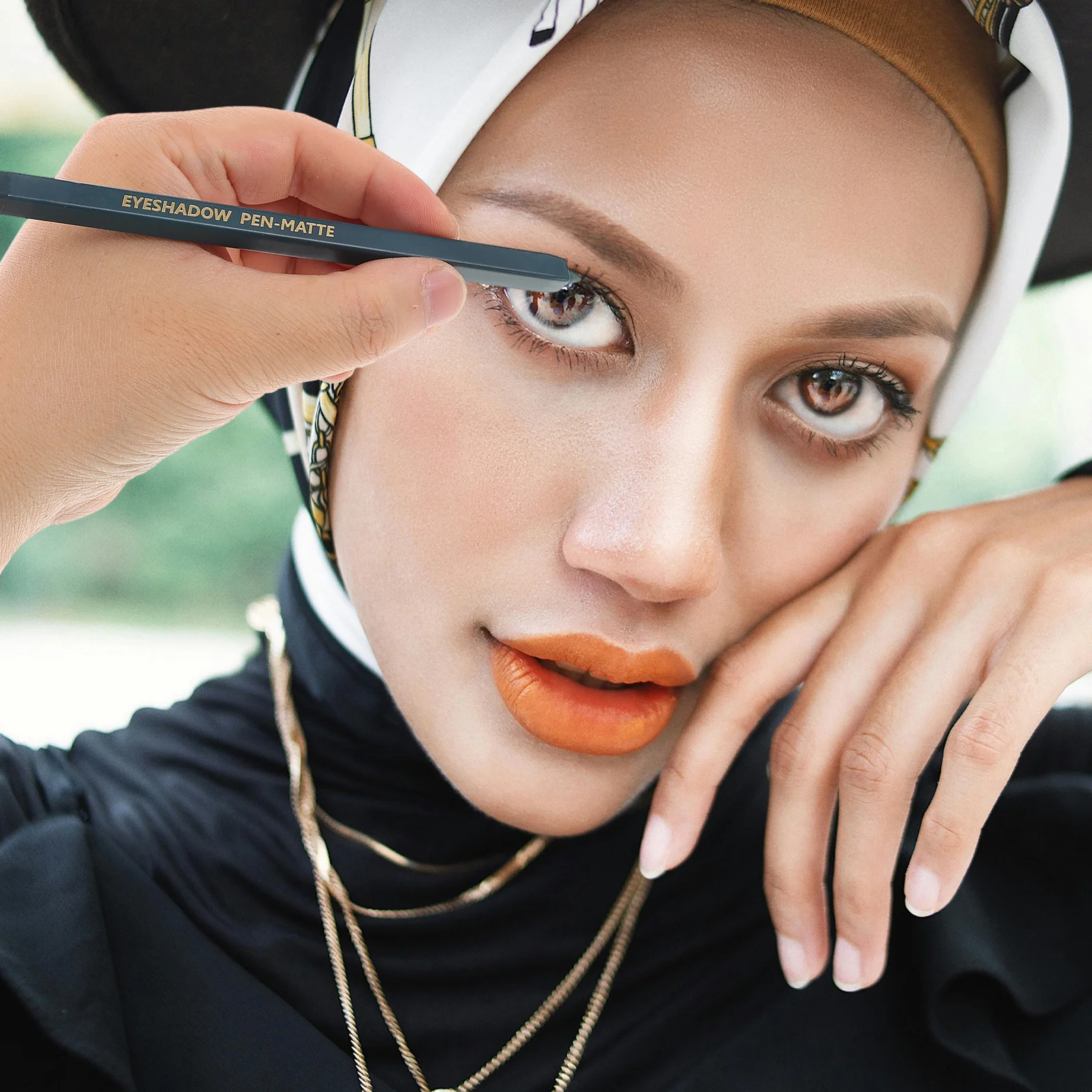 1 conjunto de caneta de sombra de olho de maquiagem, resistente a manchas 24 horas, mistura de textura macia, inclui facilmente delineador, ponta de precisão, cosméticos femininos