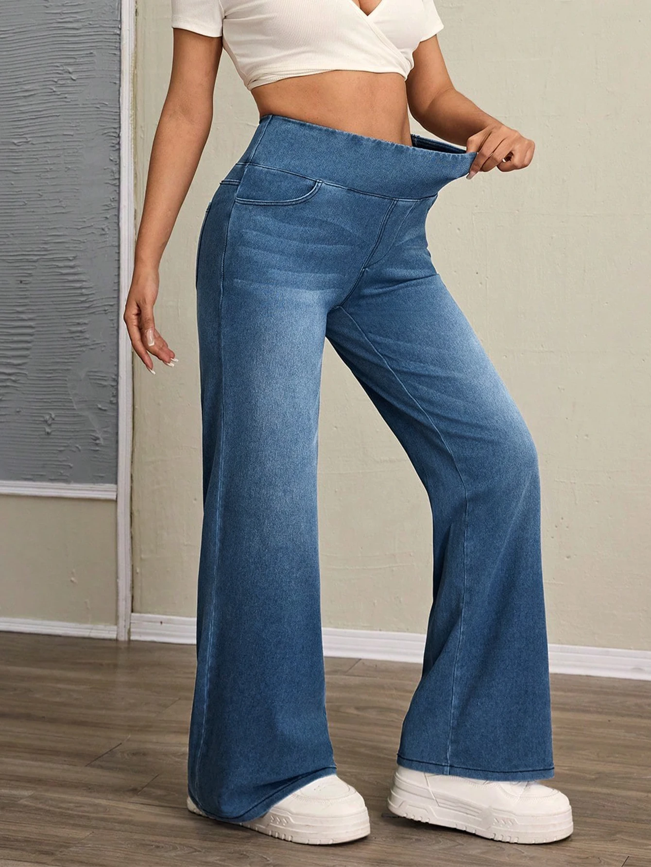 Autumn Women's Washed Blue High-Waisted Wide-Leg Jeans stretch denim fabric is fashionable and suitable for casual everyday wear
