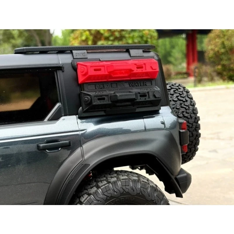 For KM Bronco Raptor 1/8 RC Crawler Roof Rack Roof Cargo Box Side Water Tank Window Visor Scale Upgrade Decoration Accessories