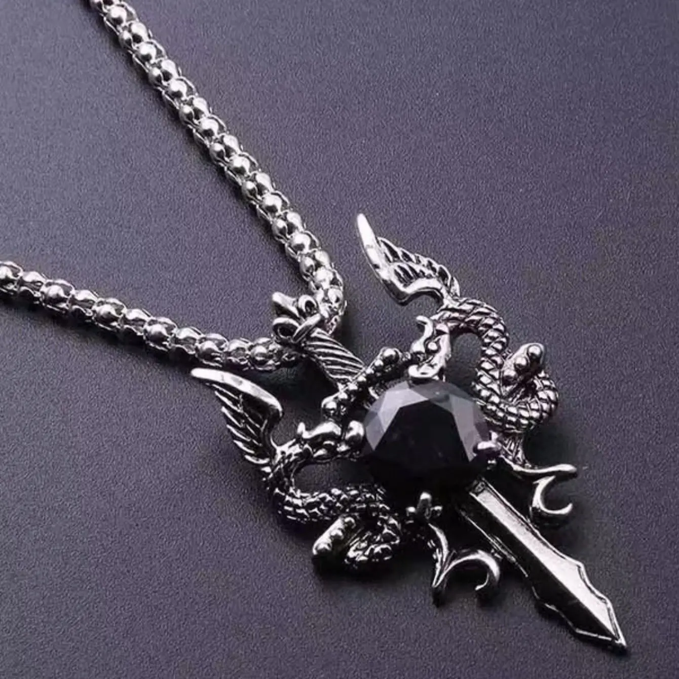 1 Gothic Style Women\'s Ancient Silver-color Evil Dragon Gem Pendant Necklace Personalized Fashion Street Sweater Chain Jewelry