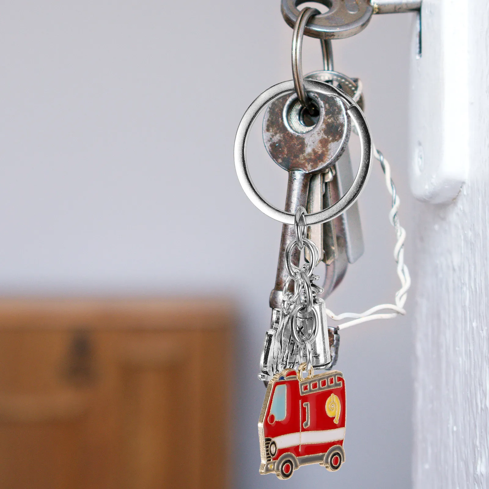 Firefighter Keychain Metal Fireman Decorative Bag Pendant Fire Truck Keyring Alloy Firefighter Gift Charm Hanging Decor