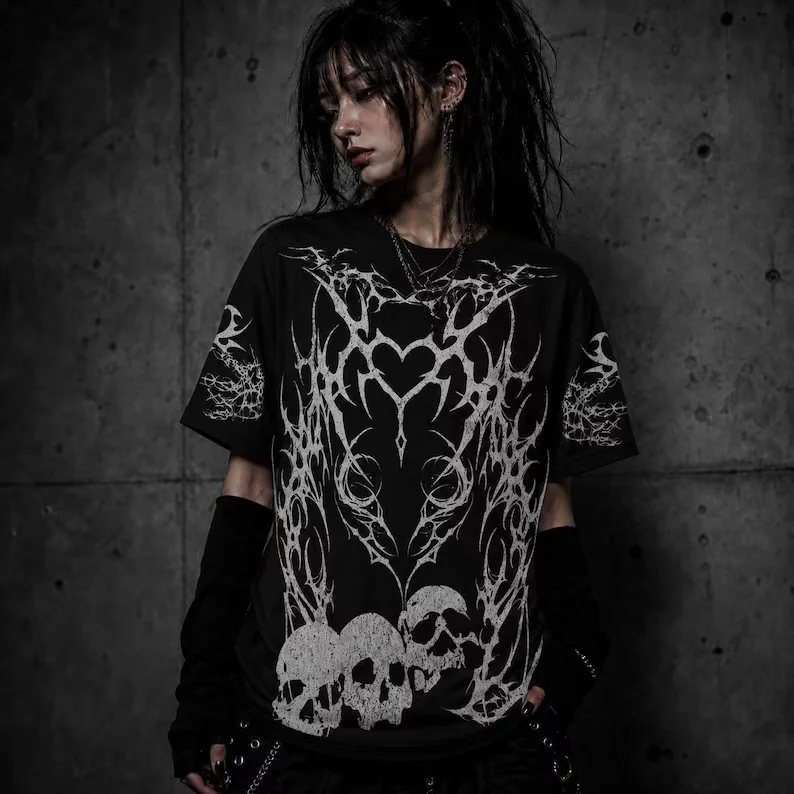 Sommerliches Gothic-Kreuz-Skelett-T-Shirt in Schwarz-Weiß, Alternative Unisex-Emo-Oberteil mit kurzen Ärmeln, Paar-T-Shirt, lässige Oberteile für Damen und Herren – Detail 7