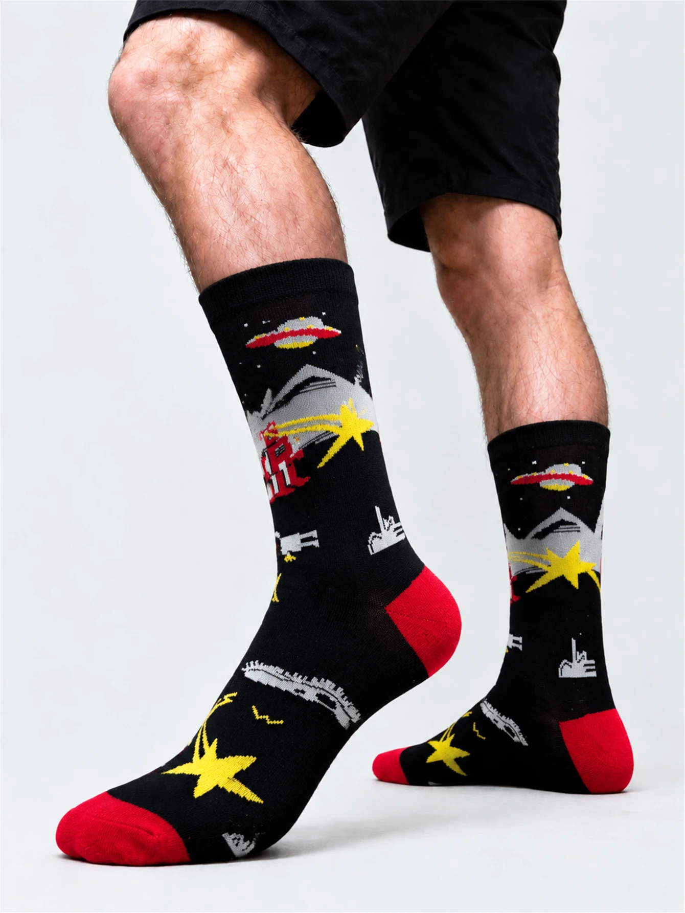 Novelty Cartoon Cotton Socks For Men Women Retro Giant Robot UFO Space Battle Graphic Socks Funny Mid-Tube Cotton Socks Unisex