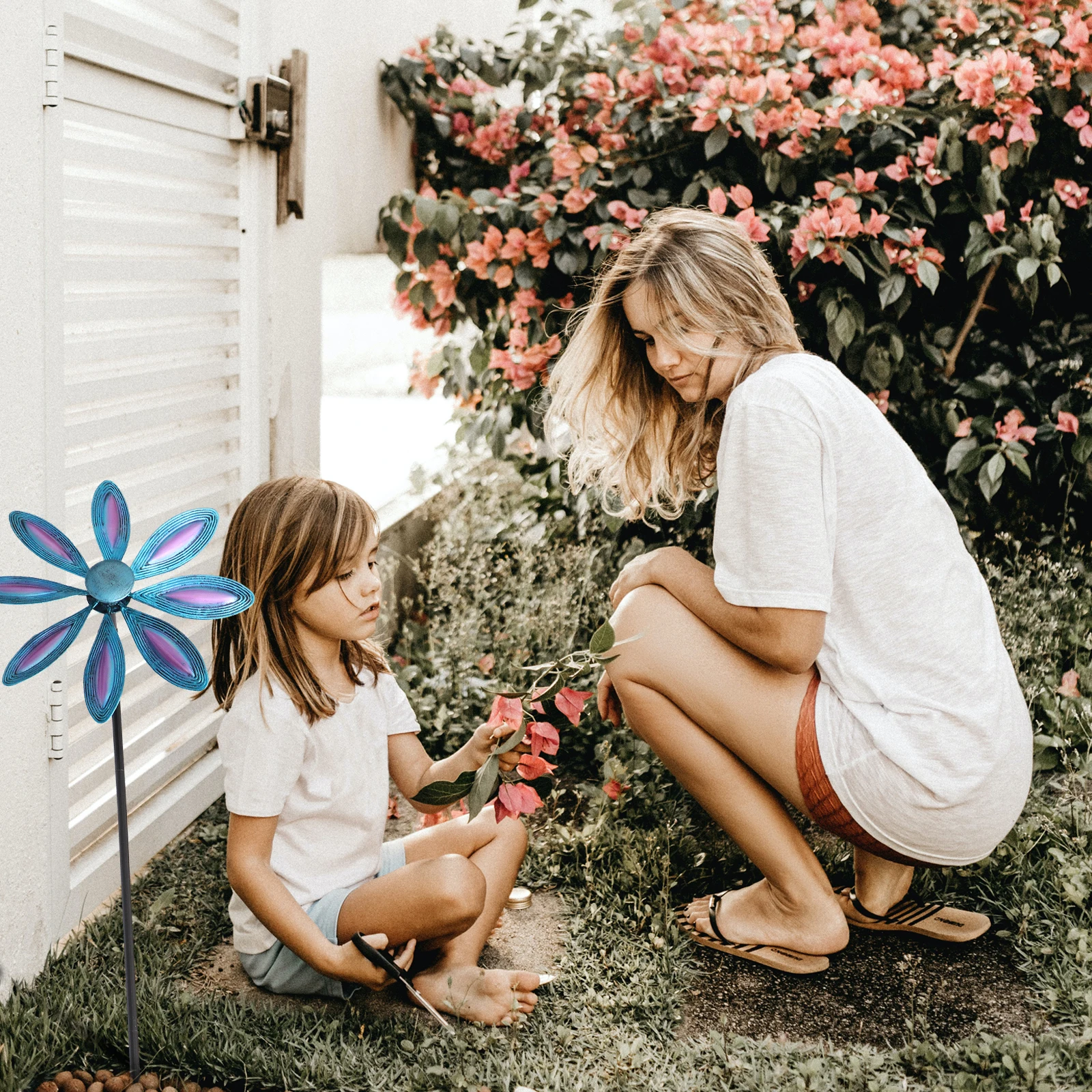 

1Pcs Decorative Iron Windmill Colorful Pinwheel Outdoor Yard Lawn Adornment Garden Decoration Iron Windmill Decorative Pinwheel