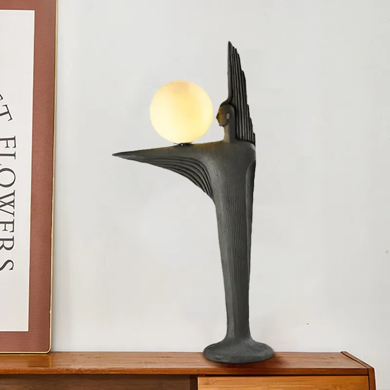 Nordic Modern Resin Table Lamp Creative Art Figure Desk Light Retro Designer Bedroom Bedside Decor Simple Home Ornament