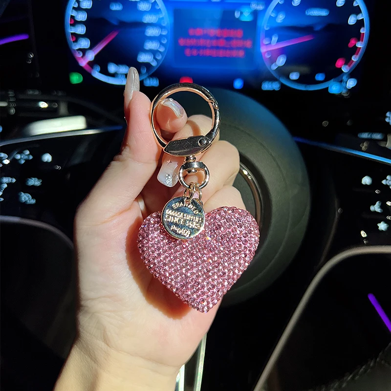 Creative diamond studded heart-shaped keychain, fashionable peach heart car keychain, exquisite bag pendant, decorative gift